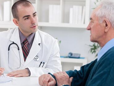 Un home con síntomas de prostatite debe consultar primeiro un urólogo