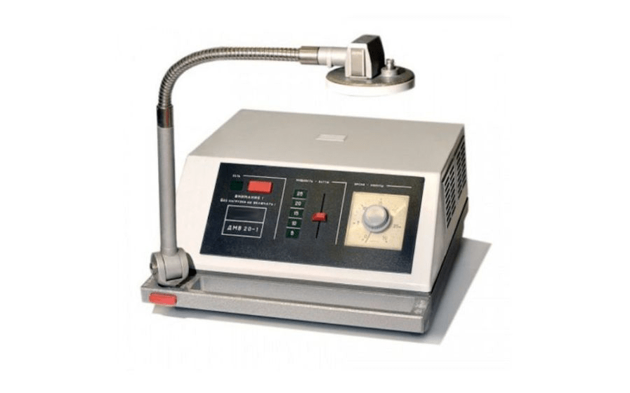 Dispositivo UHF para o tratamento da prostatite